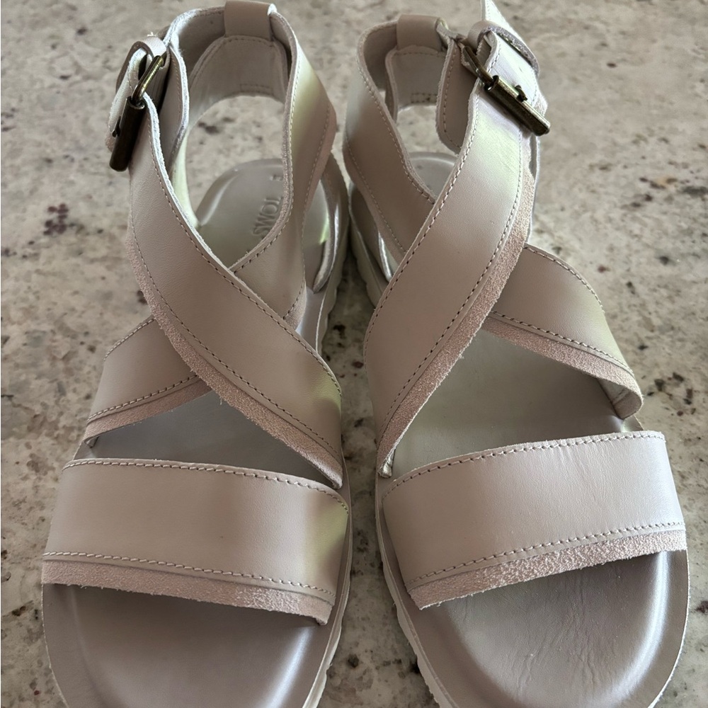Toms Beige Crisscross Buckle Sandals